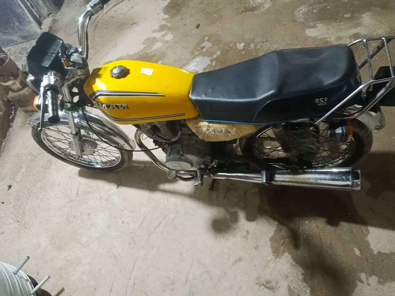 سلام عليكم دراجه للبيع ربعه كير موديل 20 وراق صولي دراجه حلوه ونضيفه كهربائيات  شقاله مكاني شارع نفط *********** سعر 500 وبيه مجال
