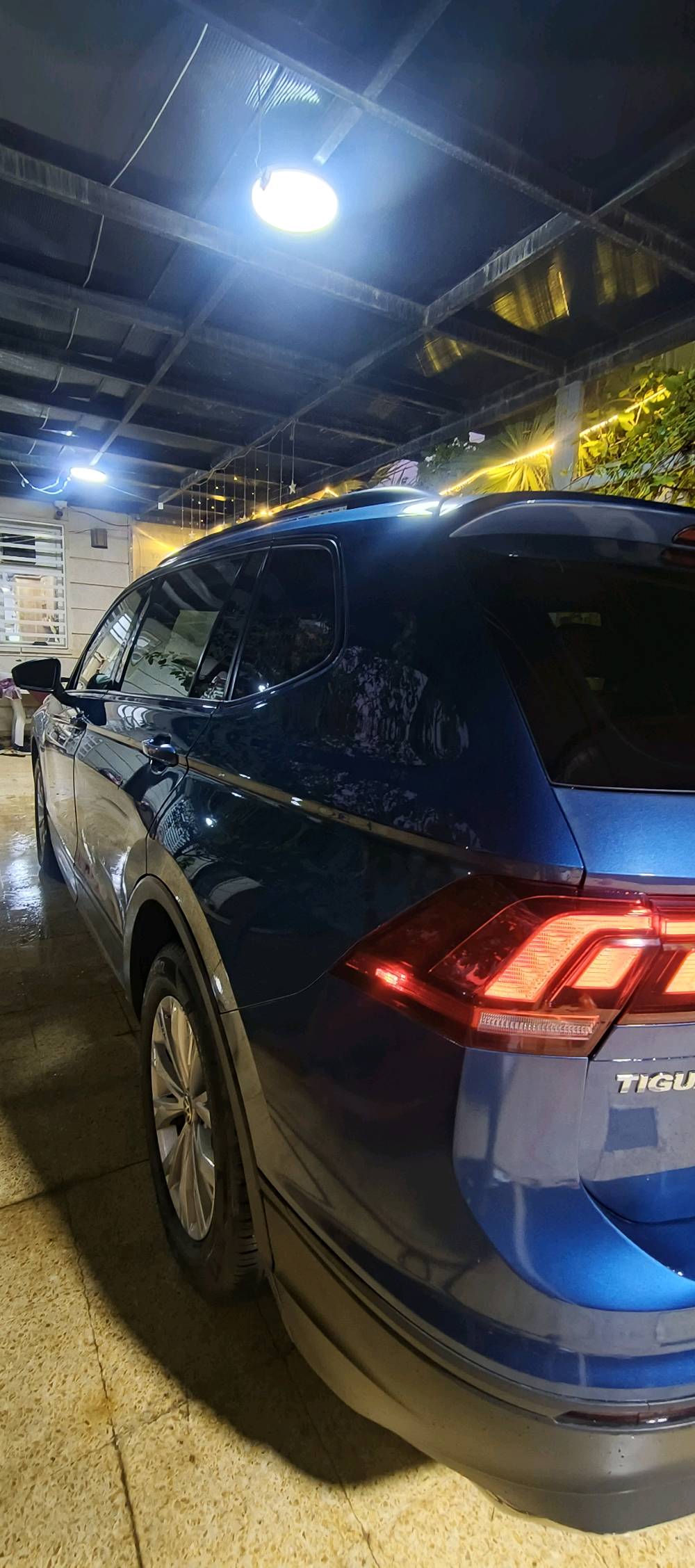 🚗 للبيع: فولكس واجن تيغوان TIGUAN S موديل 2019 🇮🇶🇨🇦
وارد كندي – رقم أربيل (تحويل مباشر بنفس اليوم)
✨ سيارة جاهزة بالكامل للاستعمال
🔧 المواصفات الفنية: • محرك 4 سلندر 2000 تيربو – قوة + صرفية ممتازة
• نظام دفع رباعي (4Motion) – مناسب لكل الطرق
• الممشى: 254,000كم
🎯 المميزات: • شاشة لمس كبيرة تدعم Apple CarPlay
• كاميرا خلفية 
• مقاعد قماش أصلية مع تدفئة (هيتر)
• مثبت سرعة (Cruise Control)
• تحكم كامل بالستيرن
• إشارات بالمرايا الجانبية
• إضاءة LED نهارية
• لون أزرق مميز ✨
📌 الحالة: • السيارة بيها ضرر (موضح بالصور)
📍 الموقع: أربيل
📞 للاستفسار: (***********/***********)