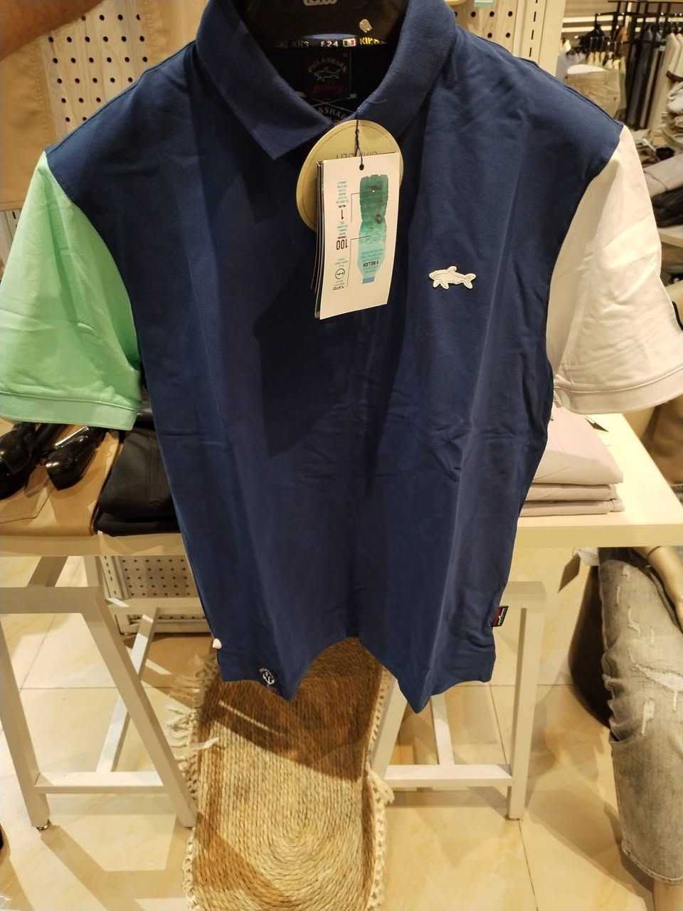 تيشيرت رجالي بول اند شارك 
صنع في إيطاليا غير مستخدم 
قياسات XXL-XL-L-M 
قطن حجري سباندكس 💯 
اللون جوكر كجول ورسمي 
للحجز على خاص 
أو مراسلة واتساب ***********
توصيل لكل محافظات 
نقدا وبالاقساط
