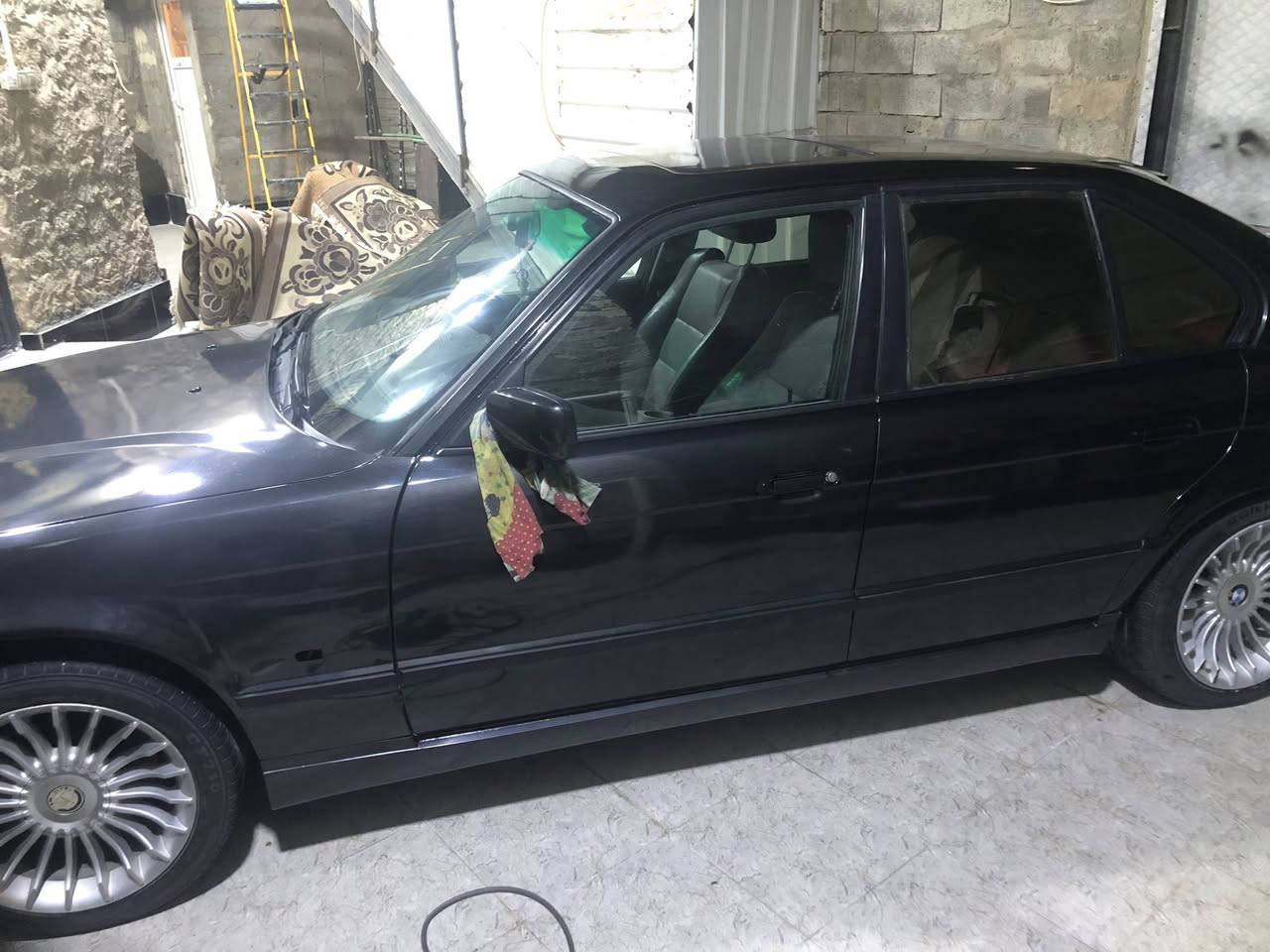 بي ام دبيلو حجم 525محرك مسكر عدل موديل 1992جاهزه من كلشي كهربائيات تخم تاير كير اوتو سلايت شغال اربع جام كهرباء مصبوغه عام للجماليه السياره موجوده بالرمادي *********** هذه الرقم بيه واتساب السعر 55وبيه مجال
