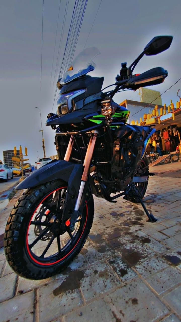 السلام عليكم دايوان ادفنجر الموديل الجديد اخر اصدار محرك 300cc  ((للبيع فقط ما اراوس ))دراجه جاهزه من كلشي من ايدك للشارع ما نقصها كلشي الدراجه ب اسمي  رقم سليمانيه بيدي مرقمها  الوحيده بالعراق الرقمها سليمانيه ماشيه 6 الاف   بعدها زيرو  للبيع فقط سعرها 3500 وبيها مجال  متواجد وتساب فقط  *********** 
مكاني بغداد الطالبيه بغداد, العراق
