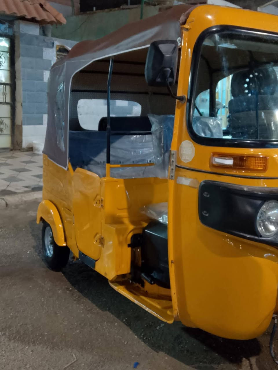 سلام عليكم تكتك البيع واحد عشرين وراق وكيلة شاكر ابو المجر سعر 6وبيه مجال حك جيه ***********
