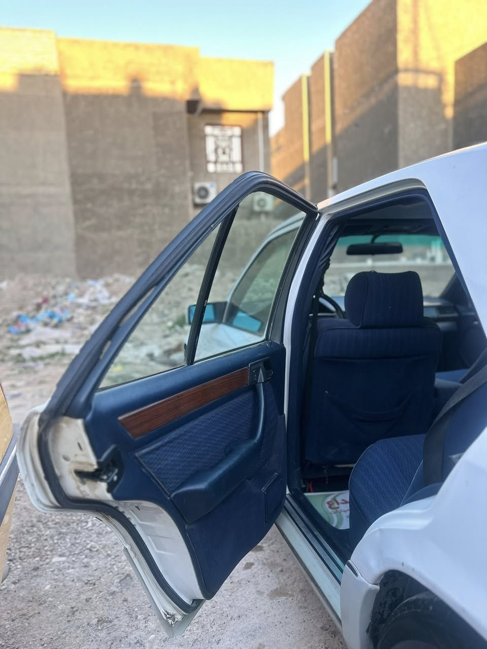 بسم لله....
السلام عليكم ....مارسيدس بنز e-class e320 1993 
ولا قطعة صبغ جميع قطع السيارة بلادية ما مبدل بيها ولا قطعة كفالة عامة من الدعامية للدعامية اوروبية ماشية 364,000
السيارة فول مواصفات 
فتحة سقف 
بردات خلفية كهربائية 
كشنات كهربائية 
لايتات ليد عالي ناصي 
سنتر لوك
"
گير عنكبوت كفالة 
محرك 6v 3000cc كفالة عامة 
بيها فقي التبريد واكف ونصلحه الك قبل لا تاخذها ان شاء الله وكف بلا سبب فجأة صار هواه حار 

السعر 8,000$ وبيها مجال 
للتواصل على الرقم التالي ***********
واتس اب موجود
