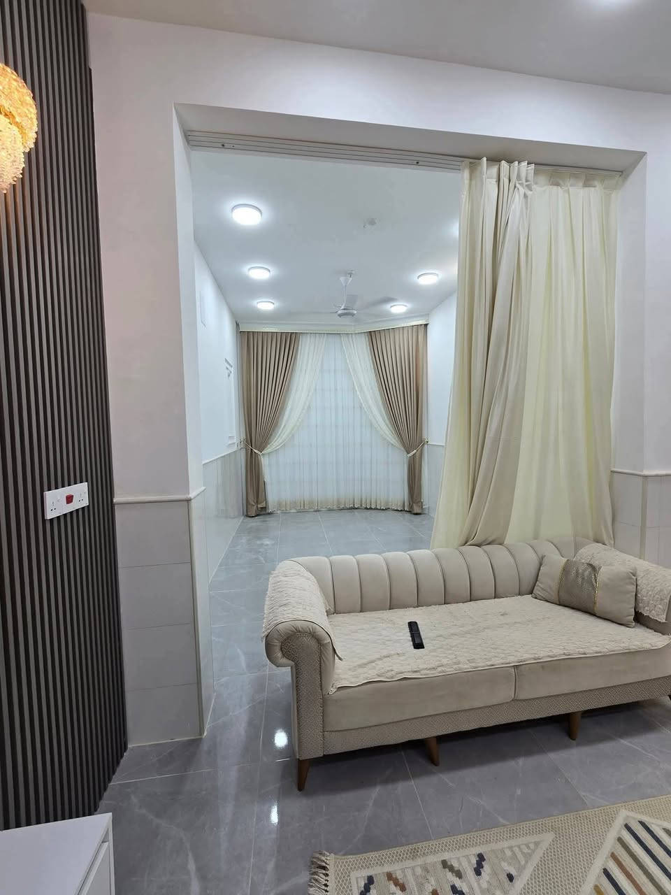 بيت 100 متر في كربلاء خلف فندق البارون
طابقين يحتوي على 3 غرف نوم وستقبال وصالة ومطبخ وصحيات عدد ٣
بناء درجة اولى سند 25 اصولي 100%
السعر /  180 مليون 
*********** سيد حسن
