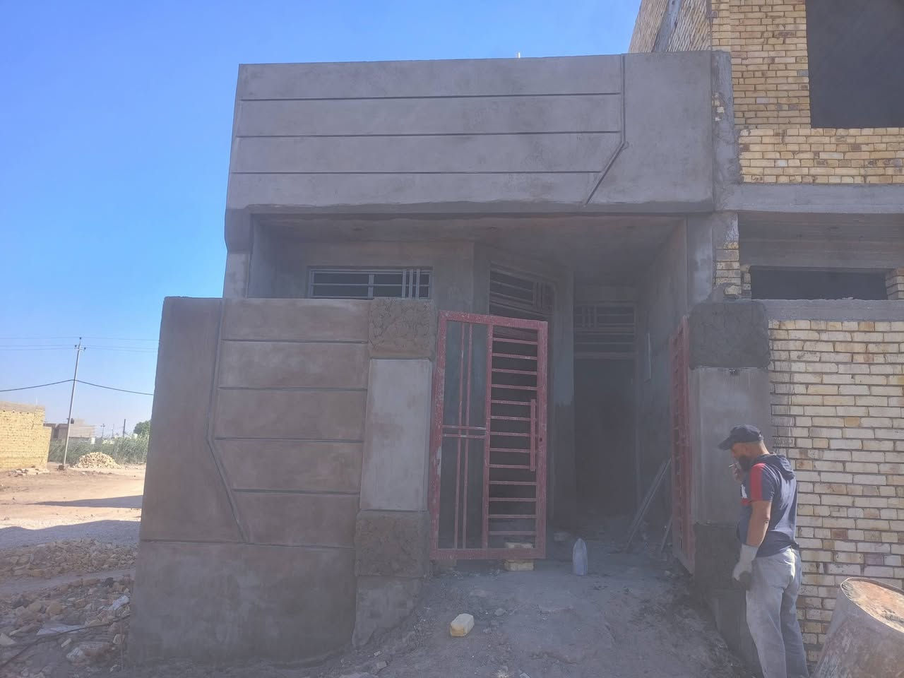 لبح اسمنت وجص تكنيد اجراره وسقل وطلس ونثر ع متر وقطي
***********
