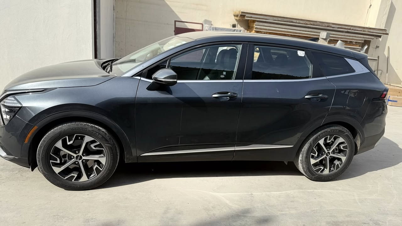 سلام علیکم ورحمة الله
@للبيع  كيا سبورتج 2024 EX وارد امريكي 
المسافة المقطوعه 25 الف
رقم اربيل الجديد
ضرر بسيط تبديل باب نفس الون
يعني بدون صبغ السيارة
بدون ايرباك
2500 محرك_ 
كشنات جلدد-تدفئه كشنات امامي
كرسي السائق كهربائي -شاشه كبيره وشاشه عرض
تبريد شاشه لمس -حساسات امامي خلفي
رادر امامي وخلفي-نقطه عمياء
تحديد مسار _مثبت سرعة
هاند بريك كهرباء_شحن لاسلكي
شحن تايب سي_حساس ضغط اطارات
مانع انزلاق_نظام ترحيب
ویل کب_مانع تصادم_ اضاءة led و زينون
اتصل /*********** أو واتساب
