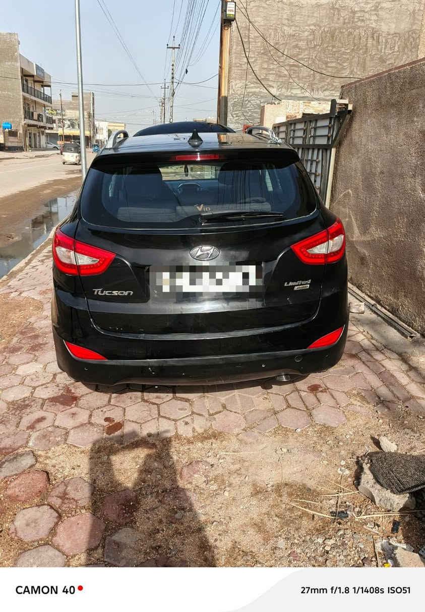 السلام عليكم
توسان 2014.  وارد امريكي رقم بغداد بأسمي. فول مواصفات 1/1. لمتد
بصمة تشغيل
بصمة ابواب. وصندوق
شاشة بلادية. كاميرا 
جلد قرميدي بلادي
ومغلفة جلد قرميدي. درجة اولى موضح بالصور
كراسي كهرباء
بانوراما طگتين
مري شفط
لدات امامي خلفي
زنون عالي ناصي
تدفئة كشنات
ماشية 140 الف حقيقي
محرك 2400GDI. 
گير محرك حدادية كفالة
تبريد قطعتين.
تحكمات جهتين
فور ويل
حادثها وسونارها موضح بالصور
السعر 129. بيه مجال قليل.
مكاني بابل. /ناحية الامام /  منطقة الامام. علي بن الحسين.
***********
