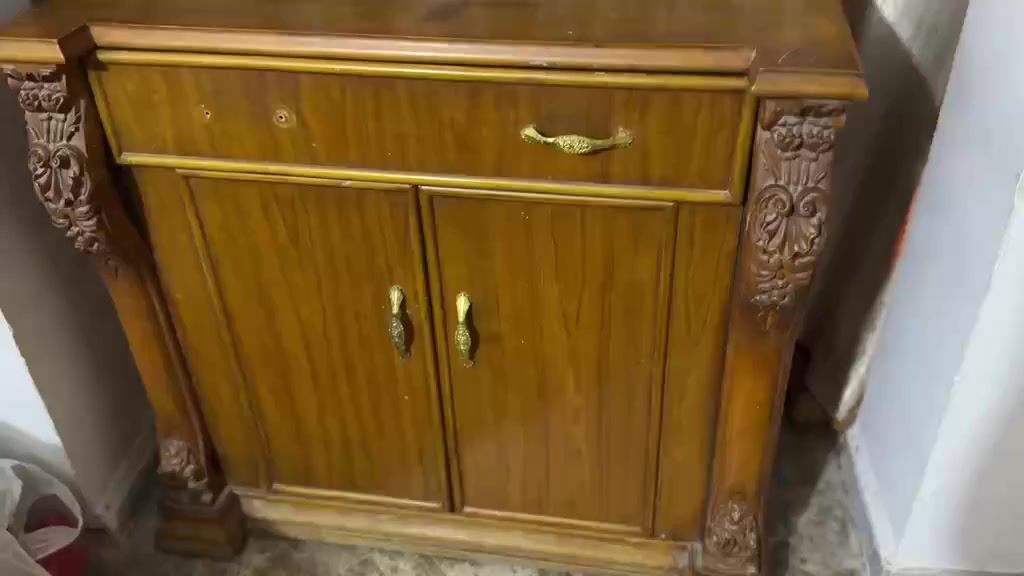 غرفة نوم صاج تگمة بمليون و٨٠٠ وبيها مجال البلديات


**إذا كنت صاحب هذا الإعلان وتريد حذفه لأي سبب، رجاءا أرسل رسالة إلى الدعم الفني**