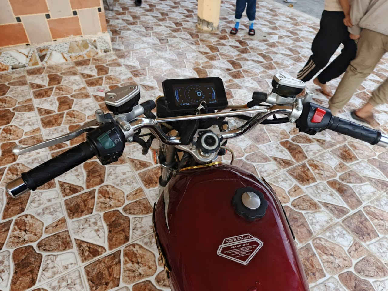 سلام عليكم دراجة سيفان موديل 2025محرك 200ccدبل دسك واحد على واحد بصمتين سويجين لون مميز كلج عمبار 
عنوان ديالى الخالص سعر خاص


**إذا كنت صاحب هذا الإعلان وتريد حذفه لأي سبب، رجاءا أرسل رسالة إلى الدعم الفني**