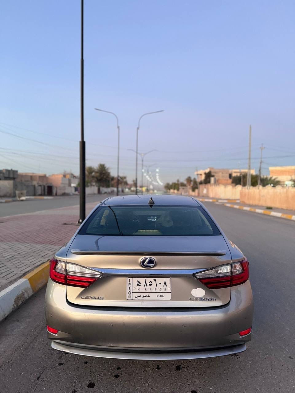 السلام عليكم لكزس es300h 2018 vip  ضرر صفحه رقم *********** ////*********** سعر مناسب
