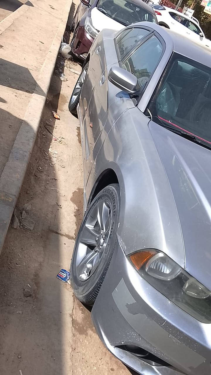 سلام عليكم. جارجر موديل 14 للبيع وارد امريكي سياره بسمي تحويل مباشر رقم الماني قادسيه مكينه 6 سلندر كير مكينه حداديه تخم تاير تبريد.  خير من الله. مواصفات بصمه كشن كهرباء  تحكم ستيرن   كير عصه.  شاشه صغيره. سياره بيهه صفحه صبغ بدون دواخل صفحة اليمنه. فقط. منضومة لايت زنون.   عنون حله حي نادر الثانيه. قرب حسينية الاياسين. السعر 140 بيهه مجال بصيط. الاستفسار ***********
