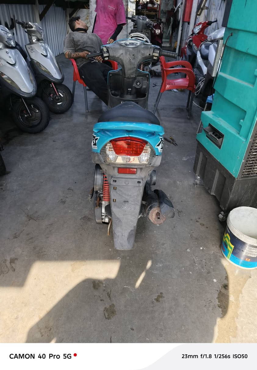 السلام عليكم ماكس عدلة مال جناي من الشغل للبيت صارلهة ٤ اشهر نازلة رمبة سوادات ختم واحد كلهن وية المكينة الدراجة ملحة و ممنغلة نضيفة مكان بغداد عل فحص للتواصل واتساب ***********
