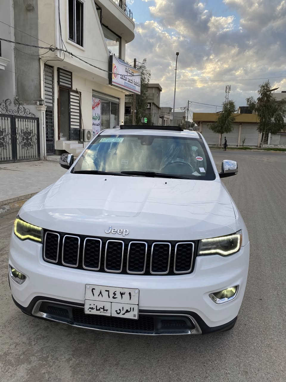 للبيع جيب موديل 2017فول وسعر مناسب وبل عافيه يكون من نصيبه لمتدداخل عسلي بونرامه جنطه كهرباء دمام كشنات غزن حار وبارد حساس خلفي رقم شمالي سياره بدون صبغ بس مكاني بي بارد زغاروسياره ستخدام شخصي سعر 235 وبي مجال بصيط مكاني كركوك ***********////////////***********
