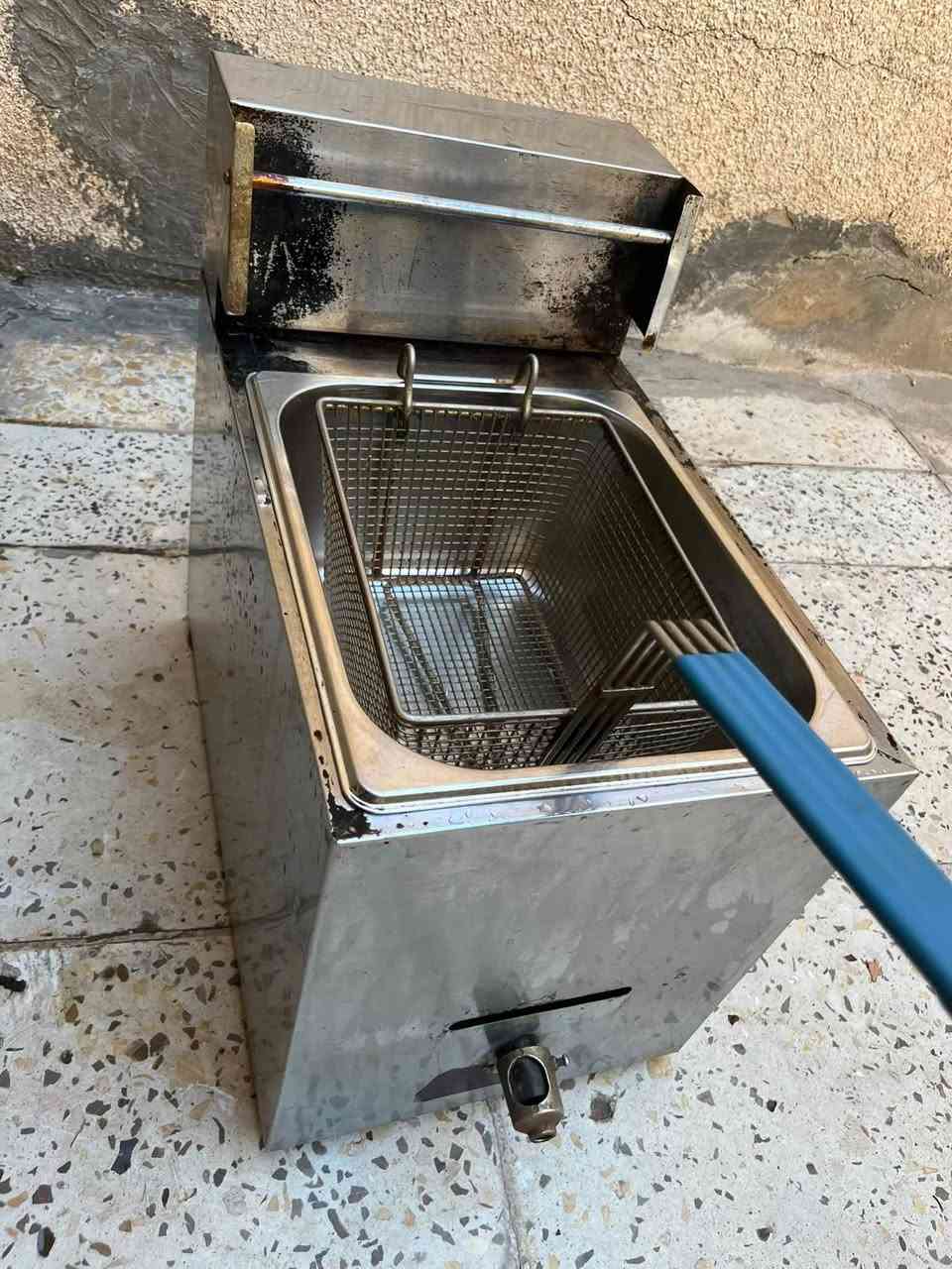 سلام عليكم غراض مطعم للبيع مكاني بغداد الغزاليه 
رقمي ***********
