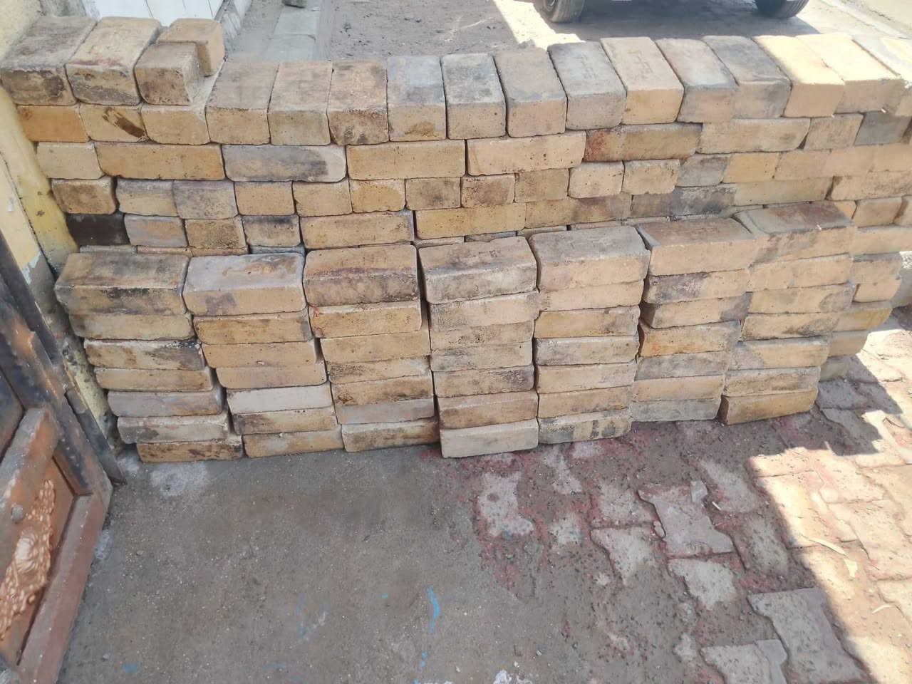 طابوق حراري للافران والمخابز والكور  الحديد  + كبنك محل  الطول ثلاثة متر وربع والعرض ثلاثة وعشرة سنتيم 
العنوان بصرة  حي الاصدقاء للاستفسار / ***********
