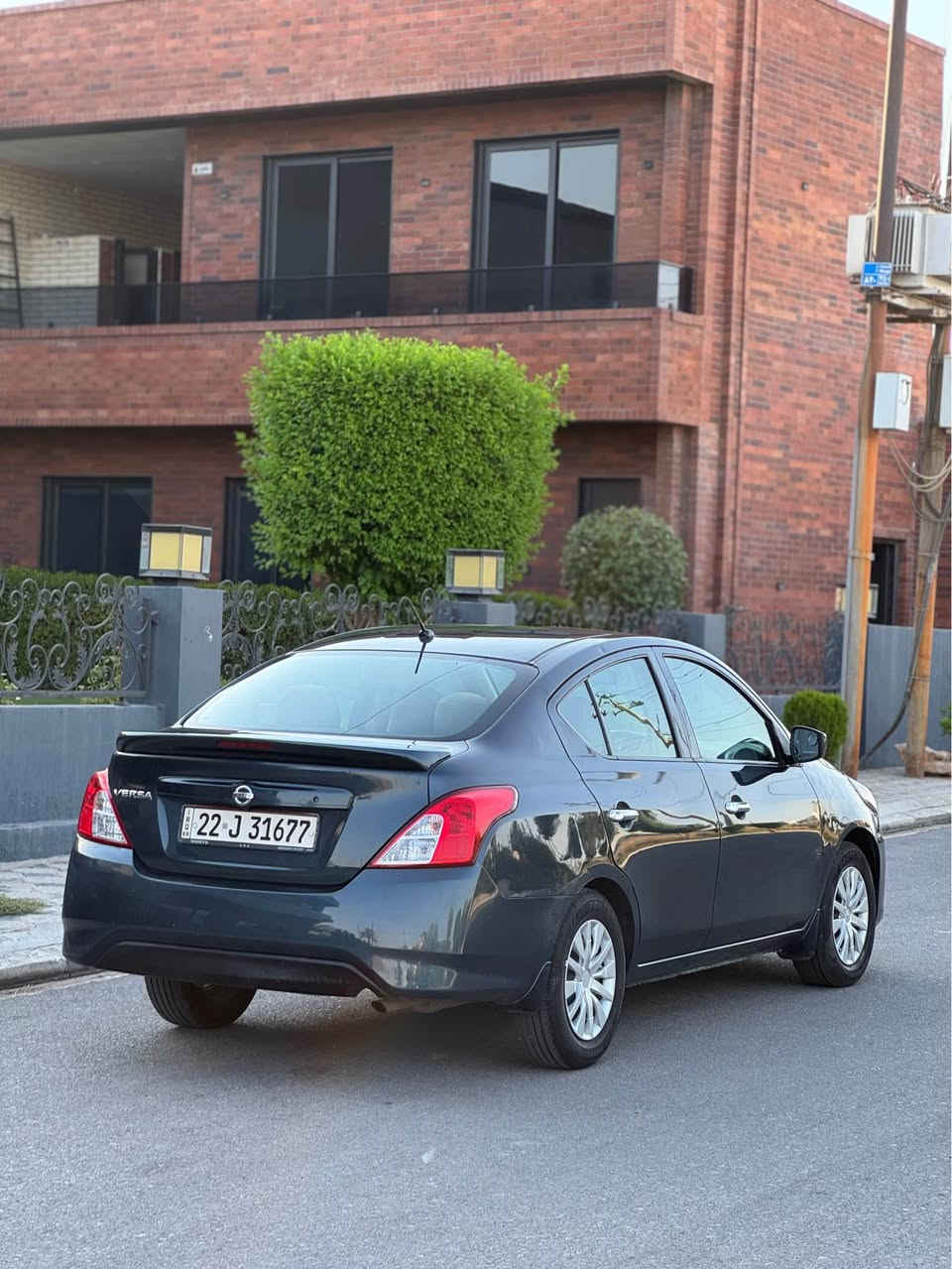 Nissan versa 2017 S
سةيارةكة تةنها بستةك شانى بوياخة لةكةل سئ جئى تحديلى هةية بى زورئ بئ ارباك
رةقةمى نوية سةنةوى بةسةرجوة
سعرى 92$كةميك مجال
عنوان:اربيل
موبايل:*********** أربيل, العراق
