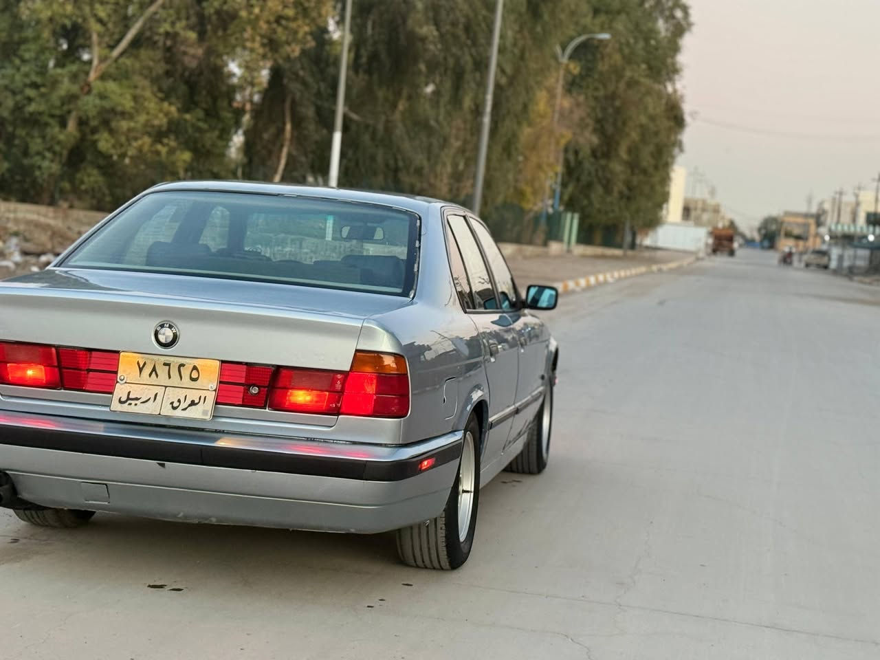 سلام عليكم
525 اصل اوتو 
كير محرك صقر 528 محرك جديد شاد قبل شهر
السياره فول عده السلايت
موديل 1995 اصل 
تبريد ثلج 
رقم اربيل ثاني يوم تحول 
دواخل اسود جلد 
بدون ظربه
تخم تاير جديد 
صدر امامي خلفي جديد
كهربائيات كلهه شغاله سياره جاهزه 
عنوان كركوك 
سعر 68$ بي مجال شي قليل 
***********
اخوان الشراي يتصل بي خير ويدلل 
والموشراي لا يخابر لا يتعبني ولا اتعبه
