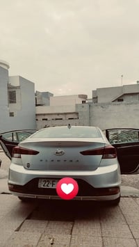 هيونداي إلانترا • سيدان
