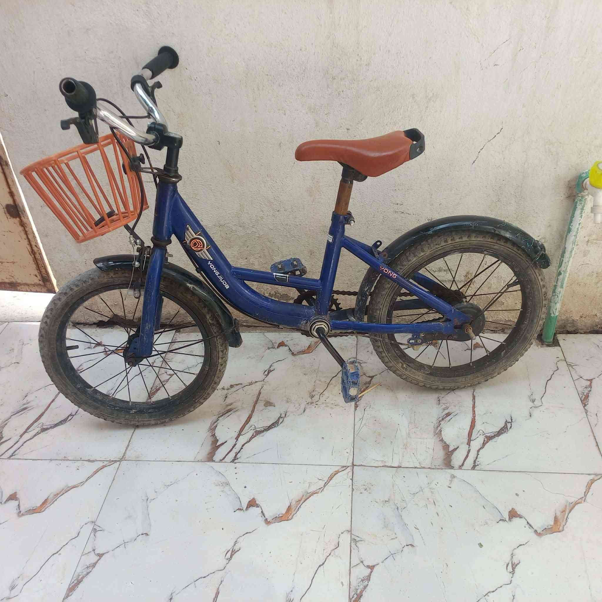 بايسكلات للبيع. سعر الواحد 35  الف المكان التحرير


**إذا كنت صاحب هذا الإعلان وتريد حذفه لأي سبب، رجاءا أرسل رسالة إلى الدعم الفني**