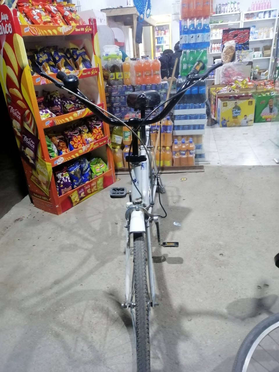 السلام عليكم بايسكل للبيع حجم 26 النظافه فول المكان حله ورديه خارج المكان بونافع اللي يريده يدخل خاص او الرقم*********** السعر 90 وبي مجال
