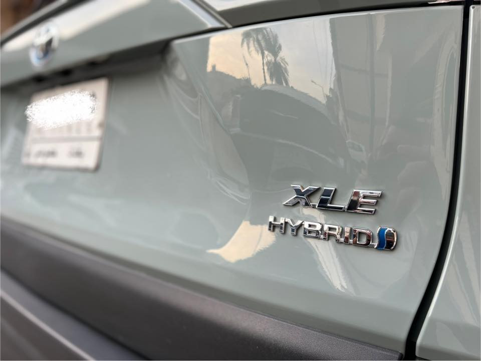 راف 4 XEL هايبرد
موديل 2023 
السيارة ماشية 24018 مايل

السلام عليكم
مراوس  مراوس باقل محتاج فرق
راف فور هايبرد موديل 2023 فئة XLE وارد امريكي
اللون سمنتي المميز 
ممشى السيارة. 24018 مايل وقابله للزيادة
المواصفات 
بصمة 
فتحة 
شاشة كبيرة
رادار امامي وخلفي وجوانب
تحديد مسار
كشن فول كهرباء
صندوك كهرباء
فور ويل 
وبعد بيها مواصفات المعروفة
السيارة مكفولة كير محرك بطاريات
السيارة كاملة  
اربع قطع صبغ بيه
السيارة صار بيها صبغ خشم الشاصي عكس السايق جاملغ امامي عكس السايق وبنيد وباب خلف السايق وجاملغ خلفي

للاستفسار اتصال *********** 
                 واتساب *********** 
ارقام صاحب السيارة 
انا مكلف بالنشر 
رقم السيارة بغداد
مكان السيارة بغداد
