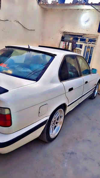 السلام عليكم بي ام رقم سليمانيه حجم 520 ابلدي محرك مسكر وكير اوتماتيك ويل رياضي تخم تاير جديد عنوان بغداد 
هاتف ***********
