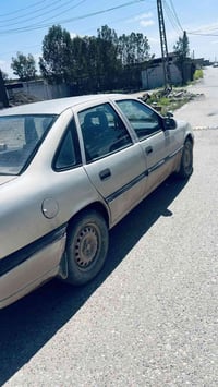 🚗 أوبل فكترا موديل 1991 (ألماني) 📍 رقم بغداد 📄 السيارة باسمي  ⚙️ الموا...