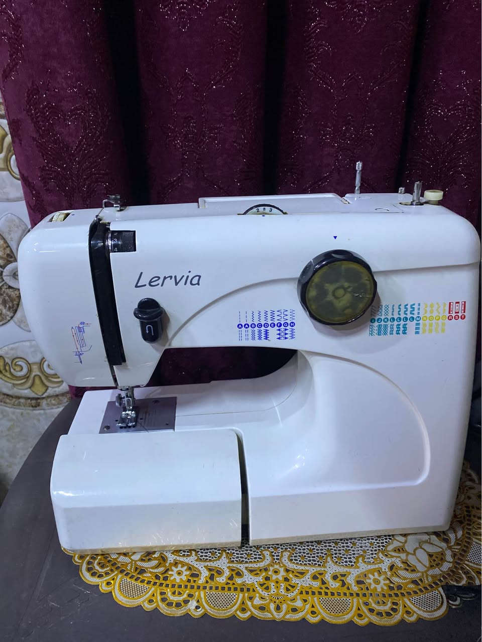 مكينة خياطه نظيفه جدا السعر ٦٠ للاستفسار *********** موصل, نينوى
