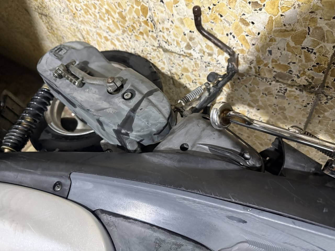 السلام عليكم للبيع دراجه منغولي حاويه صاله شهر ونص من طالعه من معرض المؤمل جديده كلش ومكفوله شرط الفحص السعر ٩٠٠ وبيه مجال بصيط 
***********
