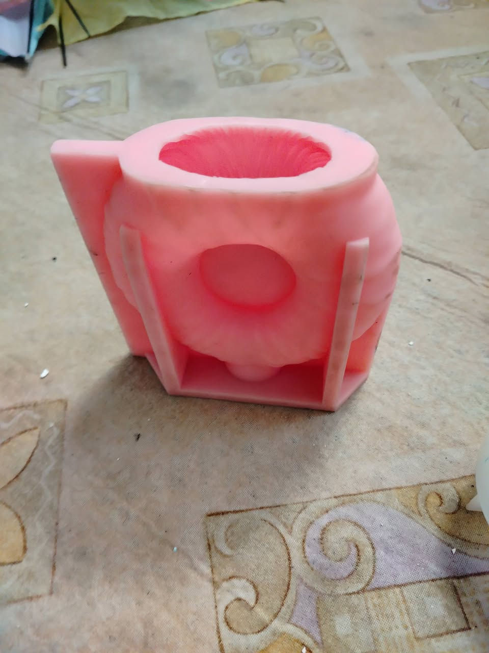 قوالب سلكون استعال مره واحده للبيع مكاني بغداد الشعب ***********
