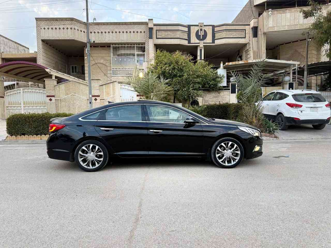 السلام عليكم سوناتا خليجي2018استيراد خاص رقم بغداد باسمي تحويل ثاني يوم هزه ورقم وسنويه كله جديد مكينه كير مكفولات حته من فتح ماشيه105الف لون اسود ابو الشذرة مواصفات سياره فول1/1مكينه2400دوش بصمه يدات نيكل ترحيب المري عند الاقتراب معا لد صندوك ذكي عند الاقتراب يفتح بانورامه كشنات جلد وكهرباء تدفاه وتبريد كشنات بردات بيبان وخلفيه كهرباء حساس الامامي وخلفي رادار الامامي وخلفي وبالمري شاشه جبيره كامره دواره هند بريك كهرباء مري شفط الاشاير بالمري لايت زنون بلادي لد الامامي وخلفي لايت متحرك معا استيرن قطعتين تبريد تحكم استيرن جهتين3انظمه للقياده5ويلكب تخم تاير الاصلي تبريد منفصل سستم سماعات Boseزراك لايت دبل كزوز صاج ملكي صدر الامامي وخلفي جديد مبيه اي نقص سياره جديده وجاهزه بيه صبغ جاملغ خلفي بيه طخه خفيفه كلش وجاملغ الامامي مبدل بواحد نفس لون ولقديم عندي وباقي سياره مكفول من تبديل وصبغ مكان سياره بغداد الغدير رايده155ورقه***********
