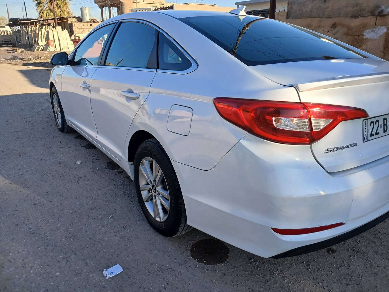 السلام عليكم
سوناتا 2017 وارد امريكي 
رقم اربيل بأسمي 
ضررها من امريكا قبغ الصندوك صبغ بس الوجه من فوك
وصار بيها بالعراق باب الأمامي عكس السايق ومبدل اصلي 
بيها تقشير بداية السقفيه شويه
وبيها مكانين صبغ كد شبر
بدون دواخل بدون ايرباك بجم كبس 
سياره ماتصرف عليها كلشي جديده وجاهزه
مكان السياره صلاح الدين الشرقاط
السعر 125 وبيها مجال
***********
***********
