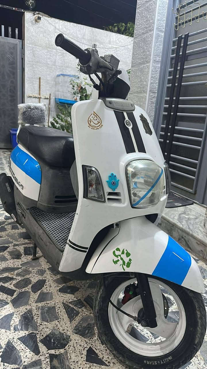 سلام عليكم
للبيع بوليس كفالة حاوية
صارلها جم شهر من طالعه دراجه جديدة كلش 
طالعه من ماكس العراق 
كفالة برغي تجاري مابيها ماشية ٣٥الف 
بكل وكت نكره سلف 
مكاني نجف حي الوفاء 
السعر ٩٠٠ وبيها مجال الدراجه تسوه تاخذها تترحملي برغي تجاري مابيها ودراجه مطلعها ع ايدي من ماكس العراق ومن دوام لبيت تجي وشوف بعينك النضافة 
مو شراي اطلع كبل لتصير لوتي براسي 
***********
