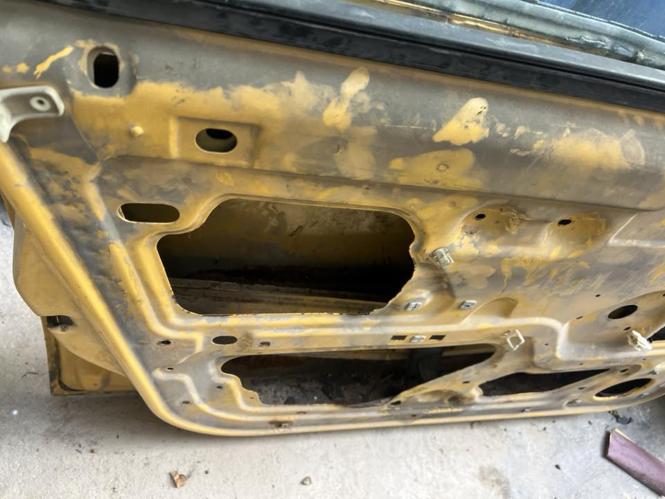 باب طيبة لبيع السعر 25 الف لانو بي ضربة وياه جامة يفيدك موقتاً لحد متلكة باب نضيف او تحب تصلحة وتبقي بكيفك ابيع هيج مكاني بغداد كفاءات العبيدي رقمي ***********
