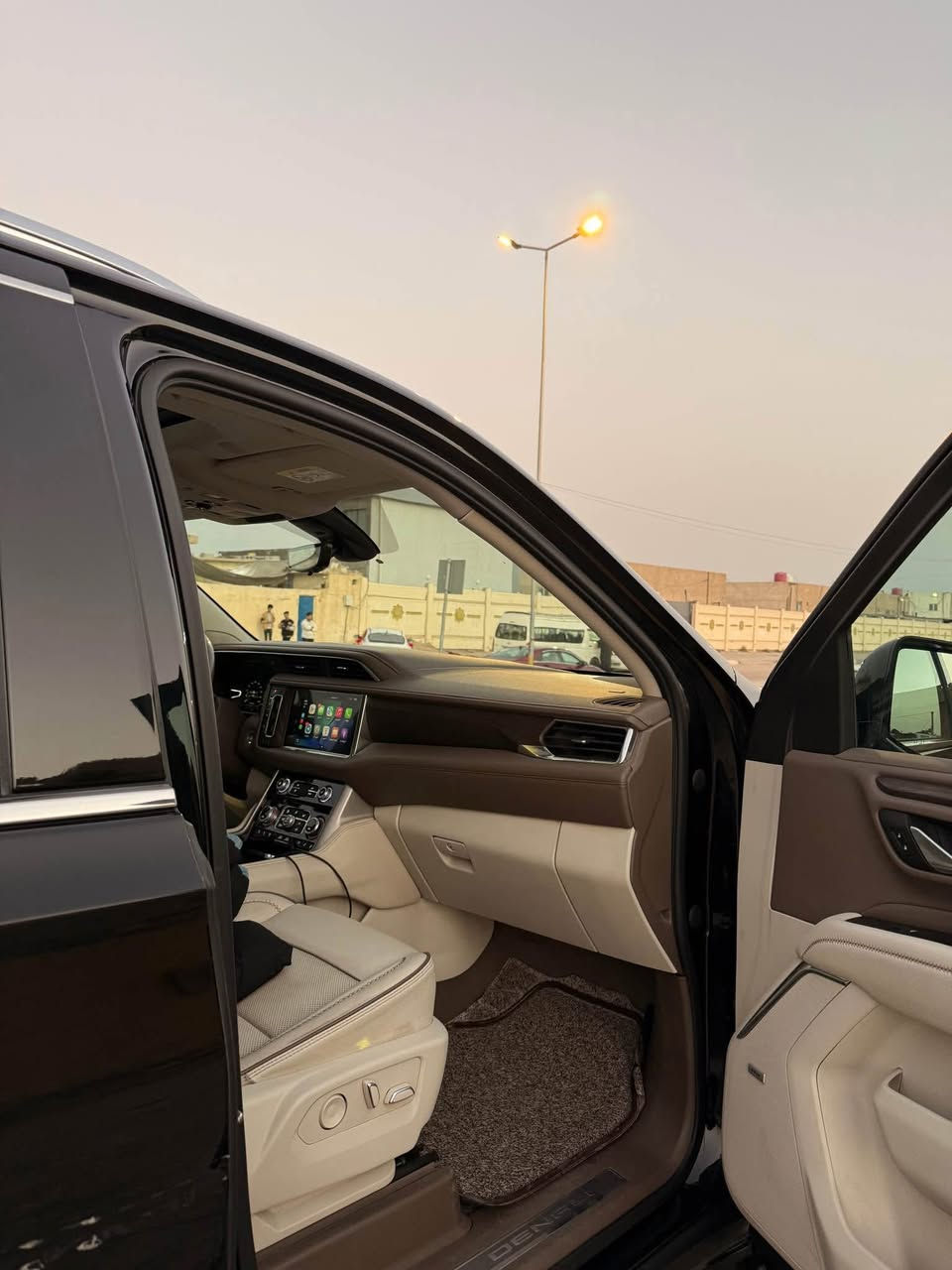 يوكن دنلي 2022 للبيع السياره كفاله عامه مغلفه ppf كامل بيها زلغ خفيف مثل ما موضح السياره بيعها مستعجل للاستفسار *********** Singapore
