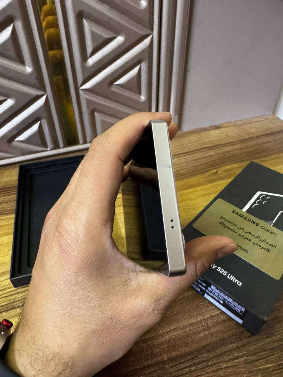 السلام عليكم
للبيع S25الترا الذاكرى واحد تيرا 
 الجهاز نظيف كلش وشوفت عينك بالصور 
واكيد ضمان وكاله عين الفهد مع كرت ضمان الشاشه سنتين
الالون المميز تيتانيم اسود 
ومثل مكتلك الذاكرى الف كيكا 
الجهاز مع باكيت 
السعر بس مليون 450 الف
قطعة كلش نظيفة وبالعافية ع يشتريها 
مكاني بغداد اعظمية شارع 20
***********
