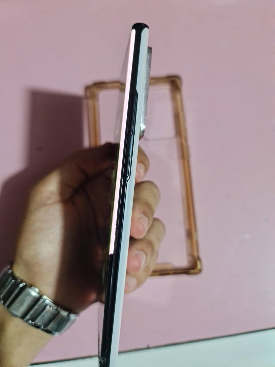 السلام عليكم
Note 20 ultra
ذاكره 256 نسخه الشرق الاوسط ومعا الكارتونه الاصليه
الجهاز نضيف وبي فقط هاذا الخطوط بالشاشه. 
علما الشاشه مستبدله وكاله سابقا يعني ضد المي
السعر / 175 الف  ويرهم مراوس
للاستفسار خاص او الاتصال
***********
