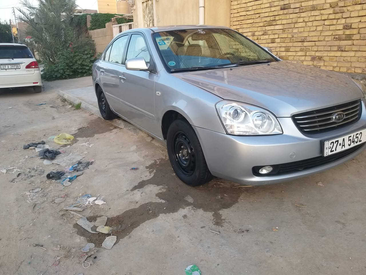 سلام عليكم اوبتيما للبيع موديل ٨خليجي مكينه ٢٠٠٠سياره بيه داير الجاملغ الخلفي والباب صبغ بدون معجون او فتح كفاله من الاخياس سعره ١١٠بيه مجال جديده السياره رقم ***********
