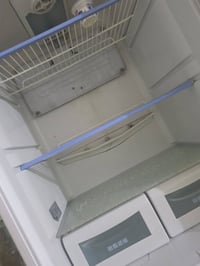 ثلاجه مجمده براد كلها موجوده بيها كلش زينه ب٤٥٠ قويه  شراي تصل  077248...