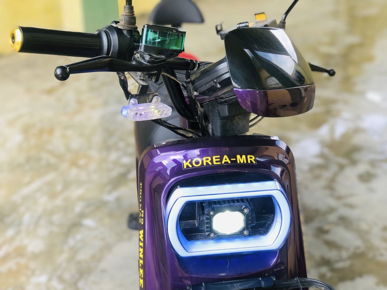 السلام عليكم.
موطور شحن R9 pro max للبيع 
موديل:2025
مستخدم قليل 
الون:مميز بنفسجي💜
مواصفات:
دبلات قفاز +امامي وخلفي
اشاير لكزز+نشرة امامي وخلفي
تشغيل عن بعد 
5بطاريات ونلي الاصلي
سماعات صوت
يحمل وزن 110kg
سرعة 109+عداد سرعة رياضي
بريكات دسك كبير الحجم
نظام البك R(الرجوع الى الخلف)
4سرعات
شحن يدوم من 2يومين الى3ايام
شاحنة اصلية
الموطور على وضع الشركة ما مبدل بيه كلشي
خدش مابيه 
السعرر 575وبيه مجال
للاستفسار على الرقم (***********)
او خاص.مكاني الجدعة
