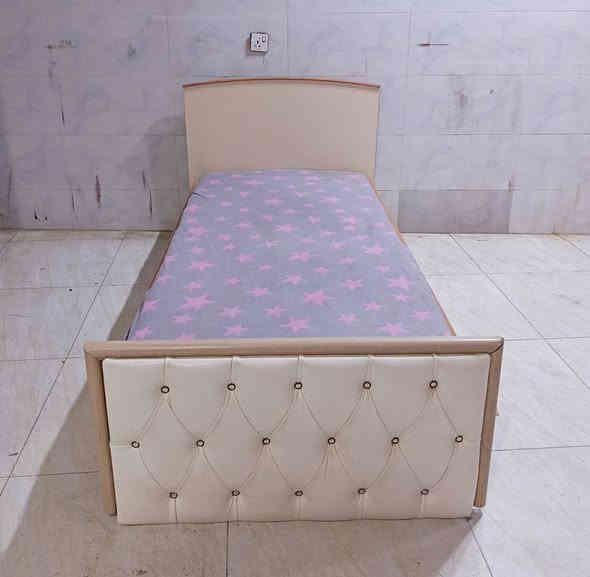 نوستنی گەنجان
بێعەیب
120هه زار
هه مووی بەیەکەوە
***********
سلیمانی السليمانية
