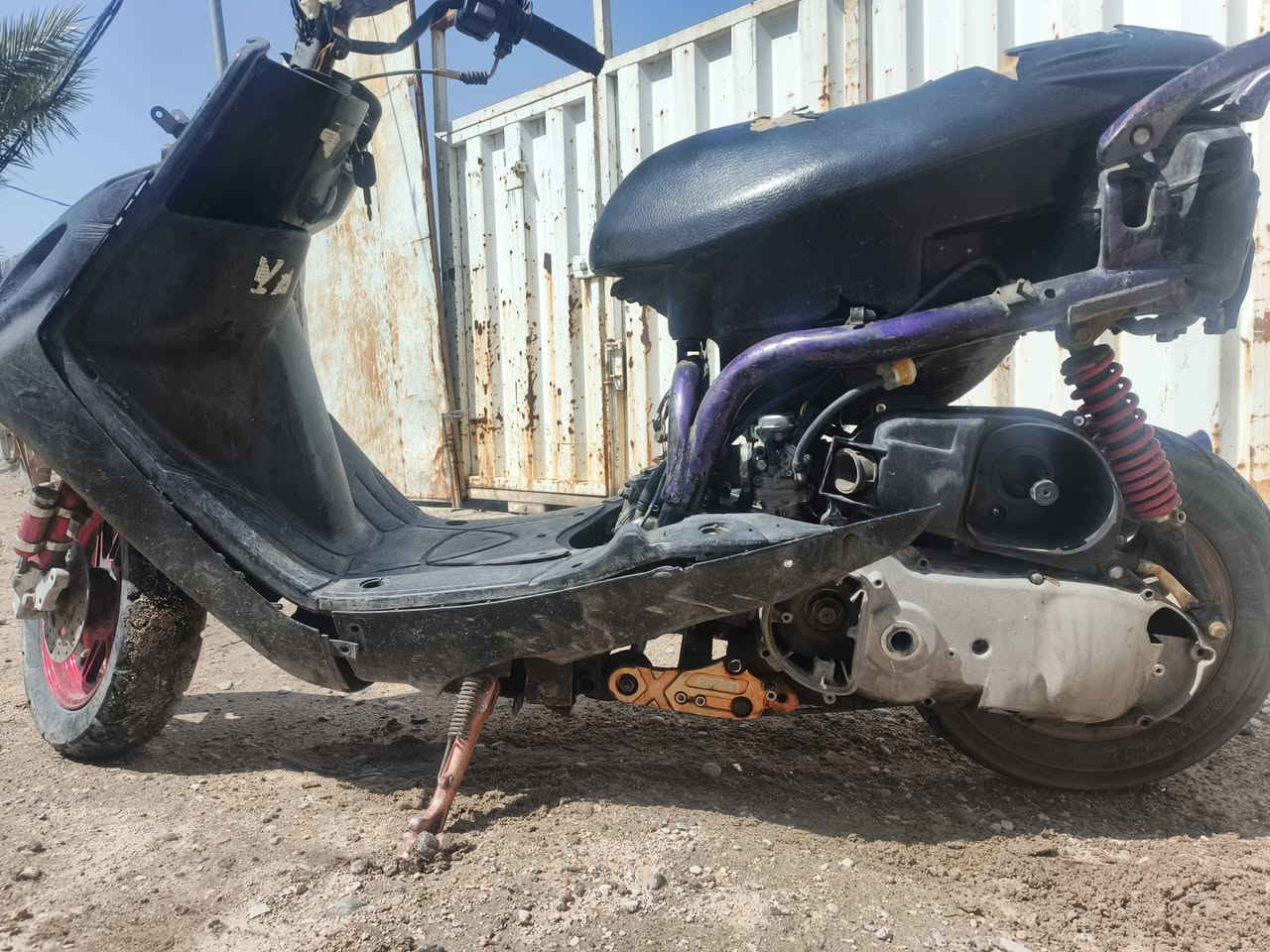 سلام عليكم 
ماكس قجمه بيها تبخير رايدها ٢٥٠ و بيها مجال جداً بسيط دراجه شغاله و عليها صدر تزويد و وياله ثنين اصليات تزويد و شيال مزود وستاند صفح مزود و كلجات خلفيه مزوده مكاني بغداد بياع شارع الشهداء ***********
