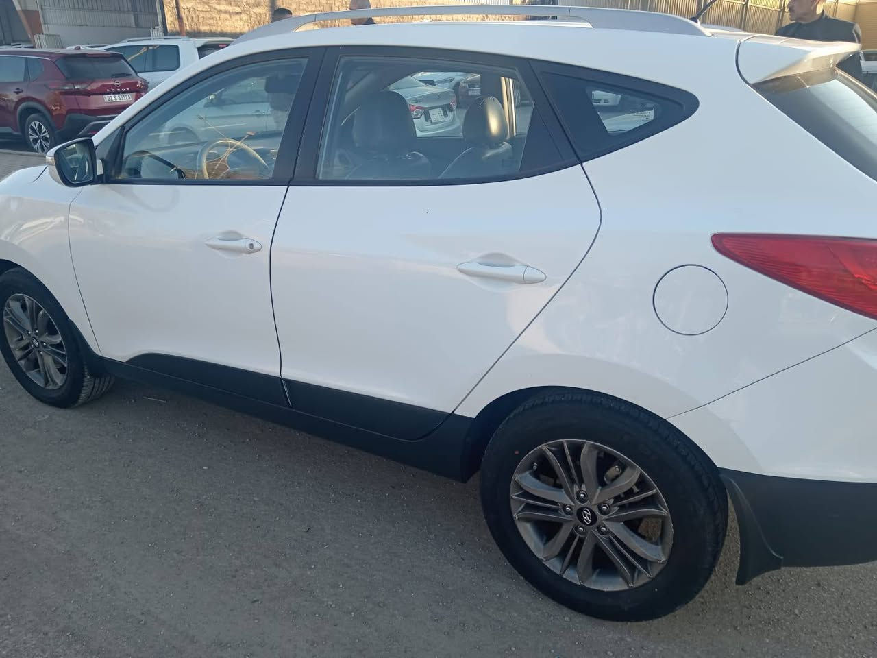 للبيع ٢٠١٤ رقم سليمانيه سنويه جديد مكفول كفاله عامه عدة رصعه بالباب فقط مئشر بالصورة محرك كير صدر مكفوله مكان ديالى قرة تبه السعر ١٥٦ للاستفسار ***********
