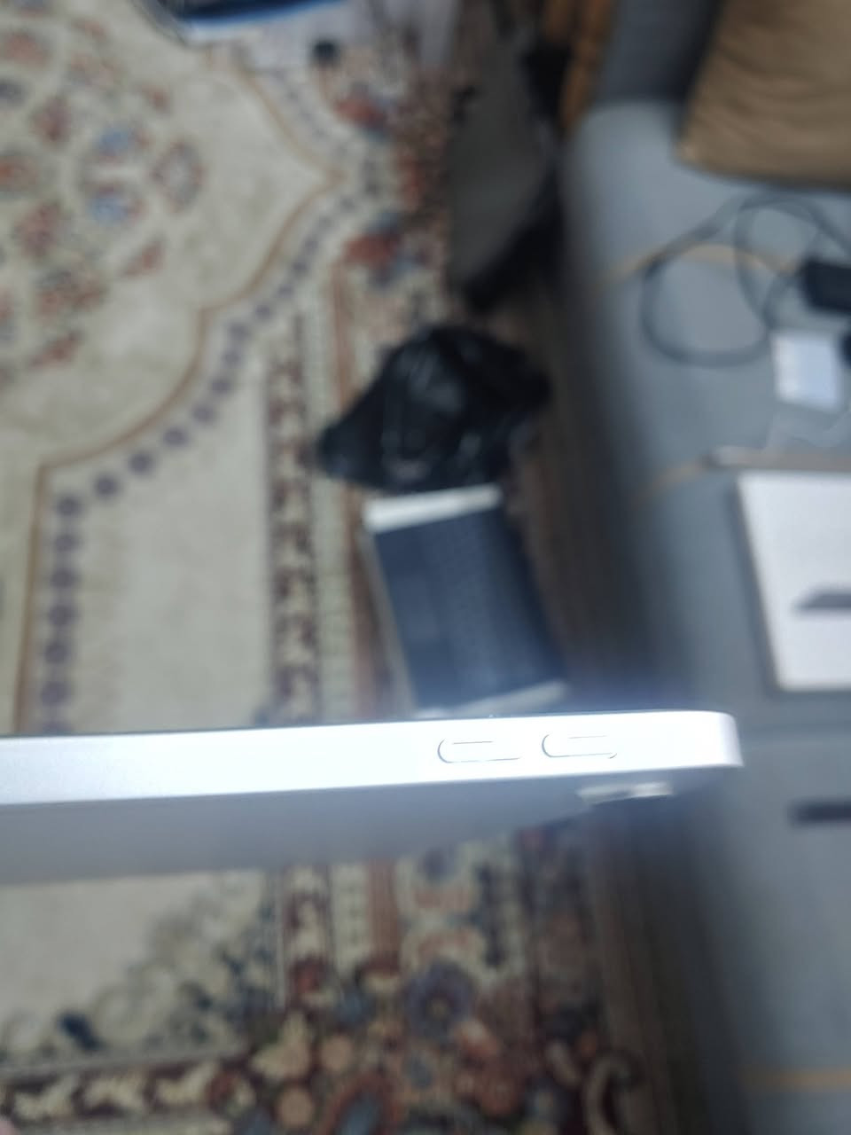 ايباد 10 شبه جديد وياه كارتونته وشحنه الاصلي وحافظه ذاكره 256 سعره 400 الف قفل.
للتواصل *********** واتسب وعادي
