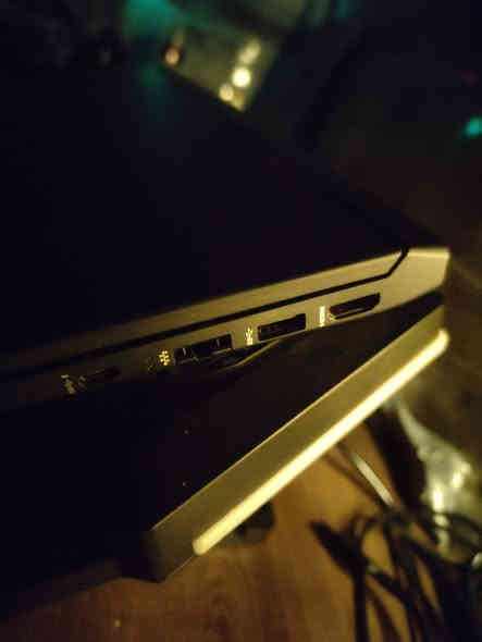 السلام عليكم خوان من رخصتكم لابتوب گيمنگ من HP
يشغل جميع الالعاب والبرامج بأعلى مواصفات  
اسم الجهاز: HP VICTUS 15-FA0033DX
مواصفات:
1- معالج انتل جيل الثاني عشر intel core i5-12450h
2- كرت شاشة Nvidia GeForce RTX 3050 (LAPTOP)
3- ذاكرة RAM 8GB
4- ذاكرة مساحة تخزين داخلي 512GB
5- دقة شاشة FHD 1080p
6- معدل تحديث الشاشة 144HZ
7- حجم شاشة 15.6
8- المداخل:
2 USB-TYPE-A
1 USB-TYPE-C
1 منفذ سماعات ومايك 3.5 جاك
منفذ ايثرنت ( كيبل انترنت) 
منفذ شحن
منفذ HDMI 2.0 لربط شاشة خارجية
9- هدية مع اللابتوب:
ماوس Bloody + جوستك واير + ماوس باد Redragon
 
السعر: 750 بي مجال بسيط للشراي 
للاستفسار والتواصل  واتساب فقط ***********
