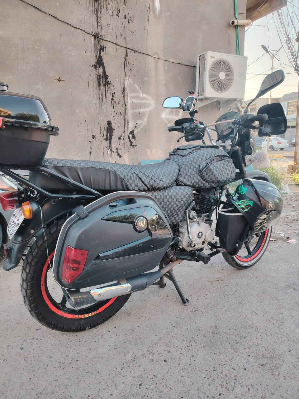 السلام عليكم البيع دراجة بوكسر موديل 22باسمي شرط تحويل رقم *********** مكان بغداد

