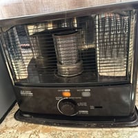 مدفأة نفطية للبيع السعر 80 الف 07742841896
