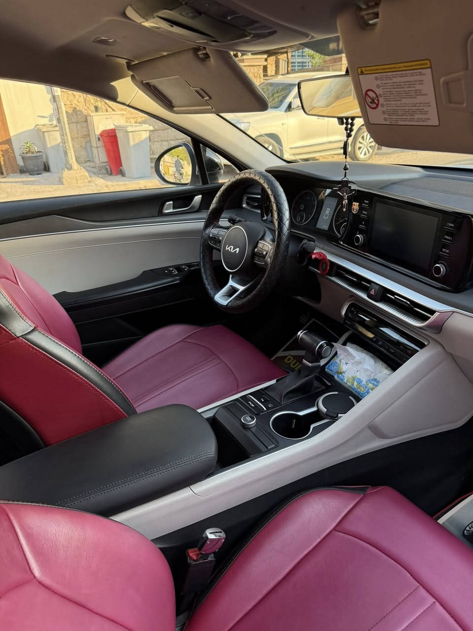 السلام عليكم 
K5 2022 خليجي

محرك 2.0 الفين دوش المرغوب
ضمان الدولية بعدها بالضمان

المواصفات :
رقم بغداد
دخول ذكي + تشغيل عن بعد
شاشة اصيلة + كامره دوارة
حساسات امامي خلفي
مصابيح زنون +led
اضائه ضبابية
مقاعد بعدها جديدة مغلفهم
مقعد السايق كهرباء
مثبت سرعة
تحكمات ستيرن فول
كير ٨ نمر
٥ وضعيات قيادة
مري قلاب
تبريد قطعتين
تبريد منفصل
محرك كير شرط بلاديات
السيارة كفالة عامة بيها رصعة مرجعة بارد ع كد اصبع فقط
مكان السيارة بغداد / زيونة
للاستفسار 
***********
