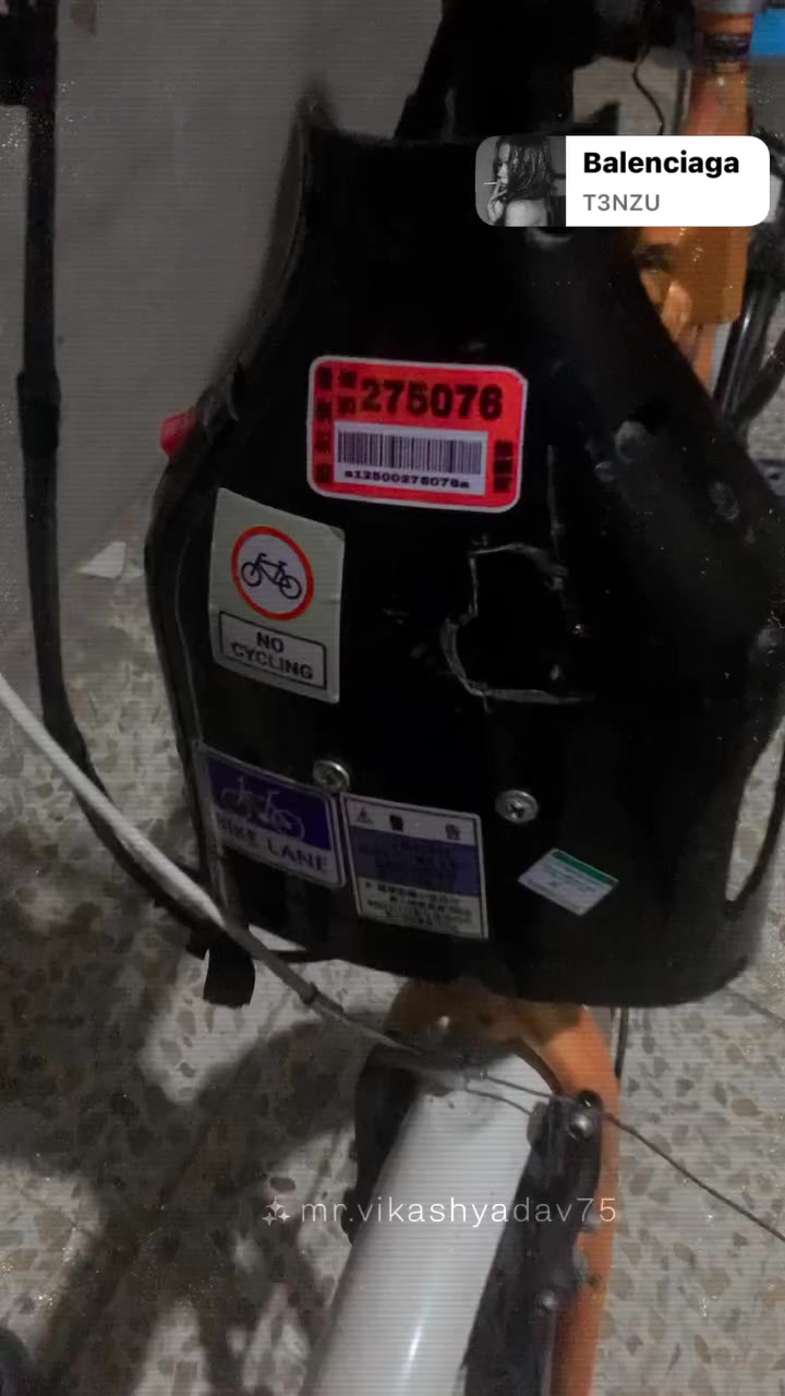 السلام عليكم بايسكل تطبيك محور شحن مكون من بطاريتان ليثيوم المجموع 36v 12a يمشيك من 25الى 35كيلو (يطول يومين وياي الشحن )السرعة 35 عملي يفيدك داخل المنطقة جيد في الصعود ويتحمل أوزان  سعر 150وبي مجال مكان بيجي


**إذا كنت صاحب هذا الإعلان وتريد حذفه لأي سبب، رجاءا أرسل رسالة إلى الدعم الفني**