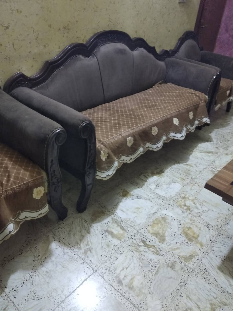 السلام عليكم..تخم عدد (2  )عشر مقاعد للبيع الواحد ب 250 وبي مجال قليل مكان حله شارع 80⭐ ***********
